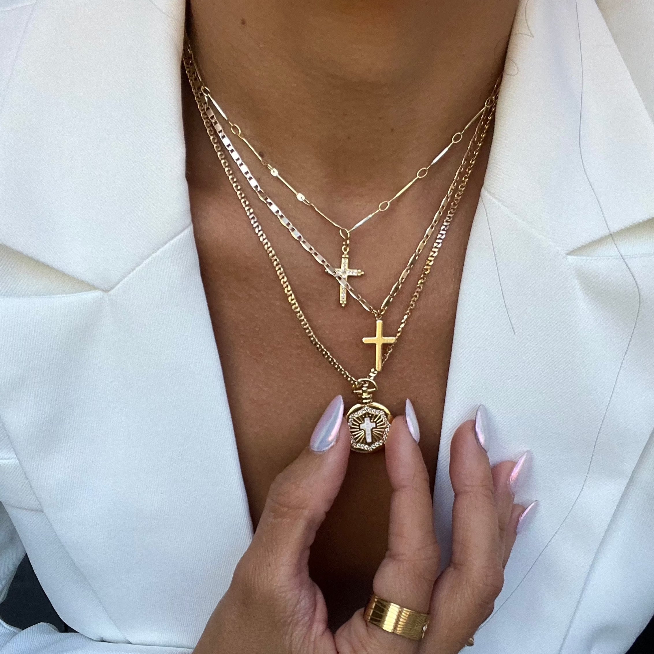 La Cruz Medallion Cuban Chain Necklace