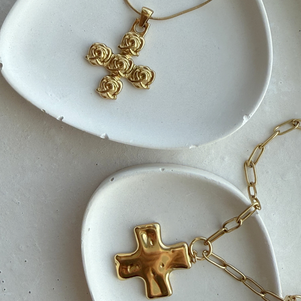 Rosis Cross Necklace