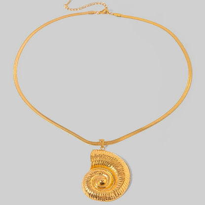 La Concha Pendant Necklace