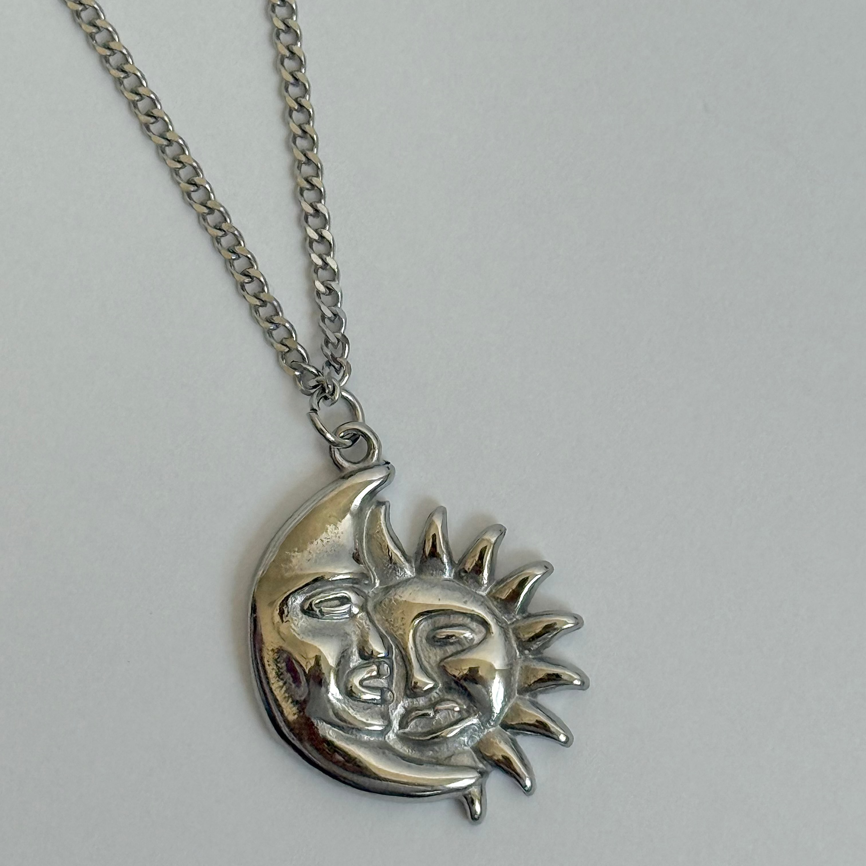 The Eclipse Necklace | Silver Hue