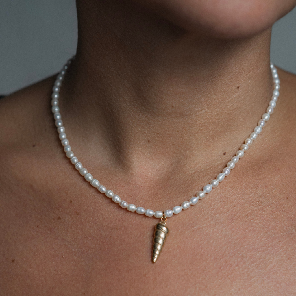 Sea Shell Charm | Gold Hue