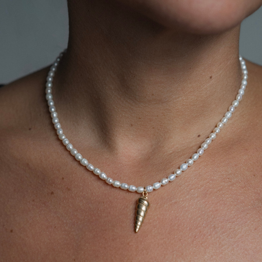 Custom Freshwater Pearl Single-Pendant Necklace
