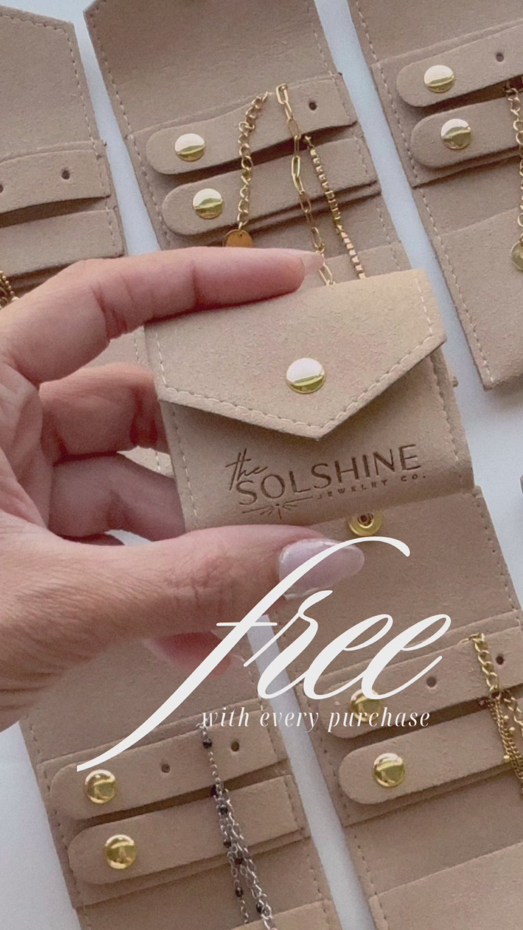 Signature Memento Dainty Envelope Pouch