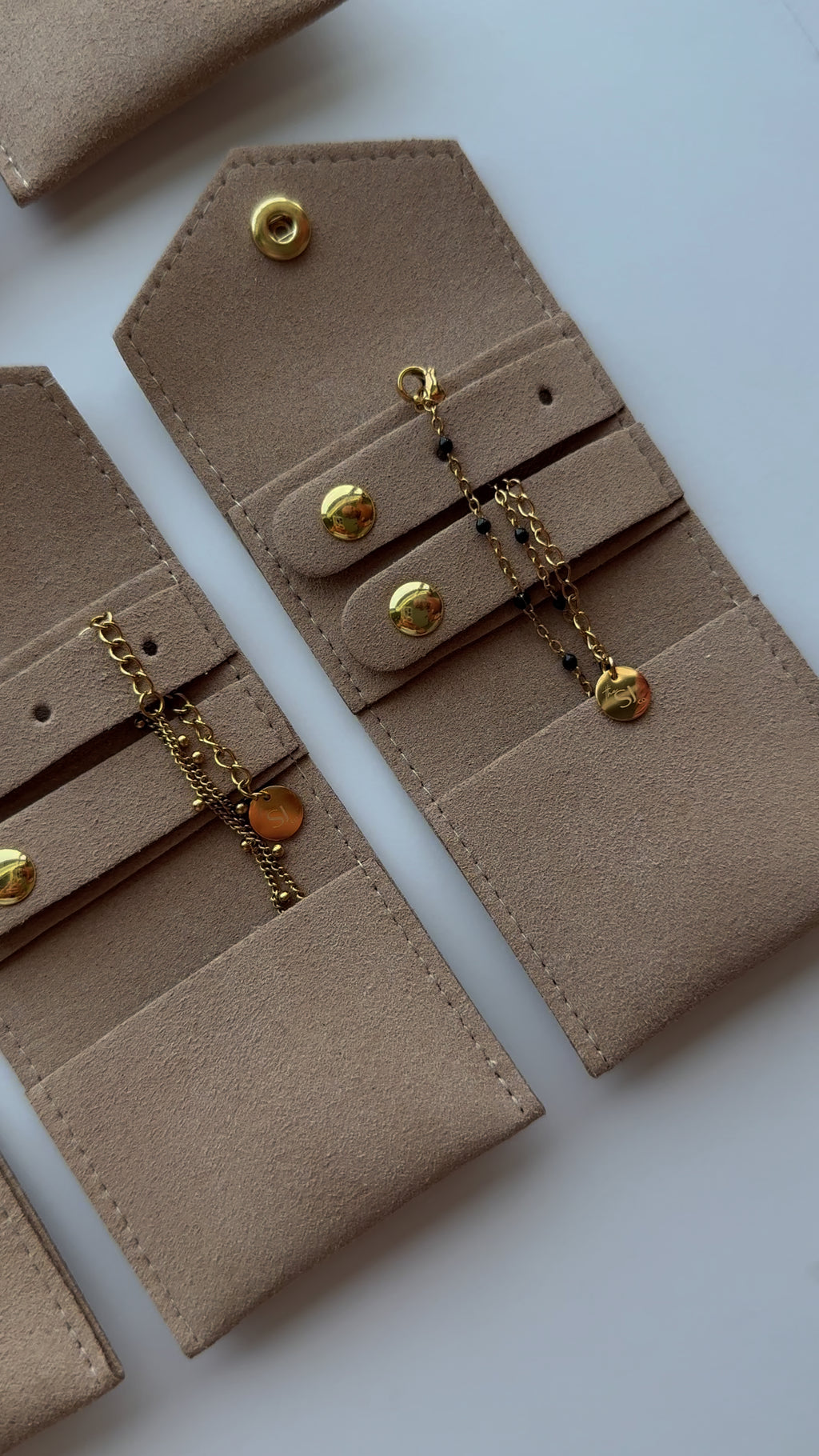 Signature Memento Dainty Envelope Pouch