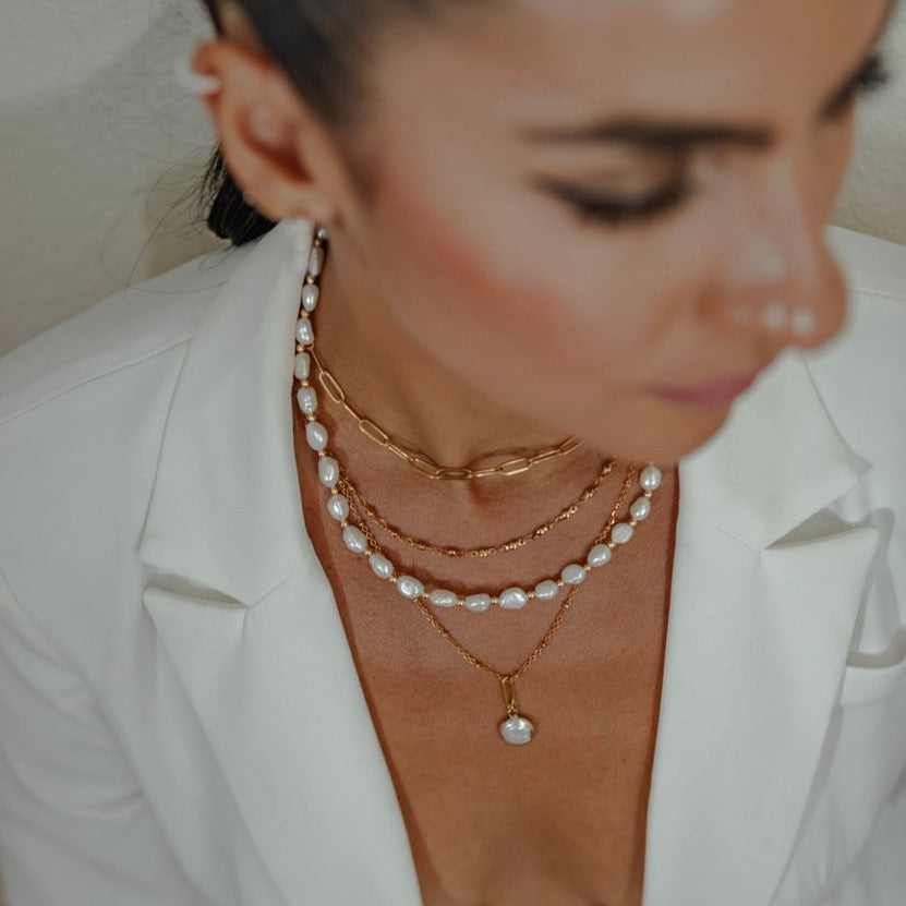 Cait Dainty Flat Ball Necklace | Gold