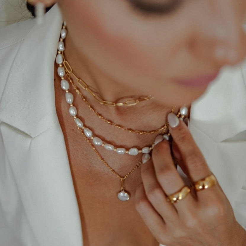 Cait Dainty Flat Ball Necklace | Gold