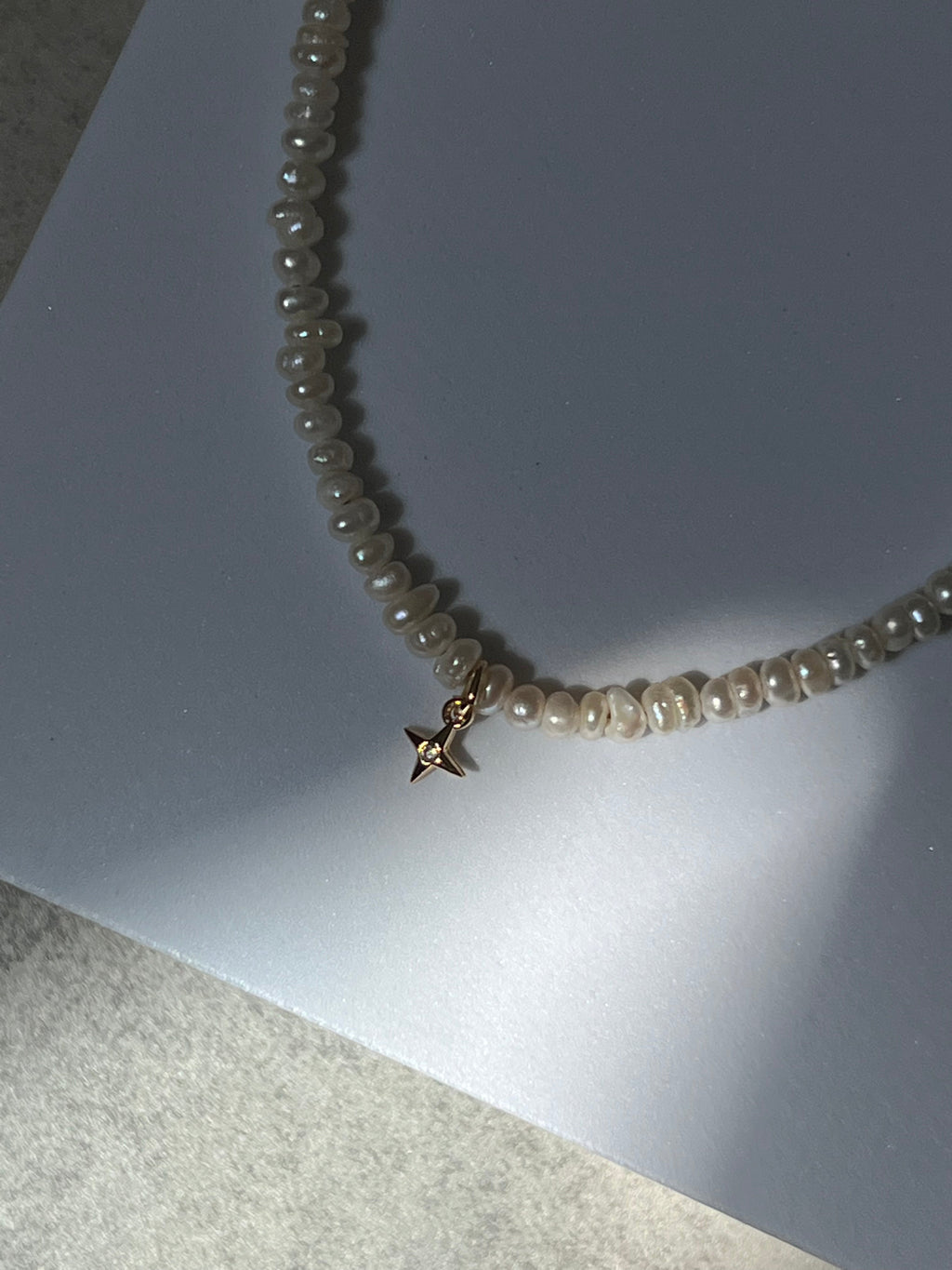 Lucía Tiny Freshwater Pearl Choker Necklace