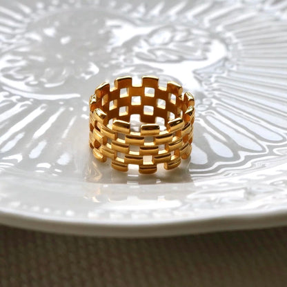 Olivia Mesh Band Ring